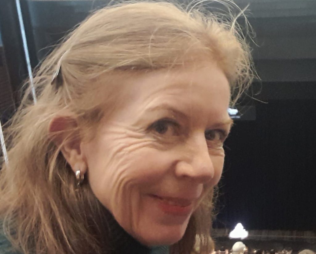 Ine Zantingh; poëtische lezing: Herfst – muzikale omlijsting Veerle Dickhoff op de altviool.